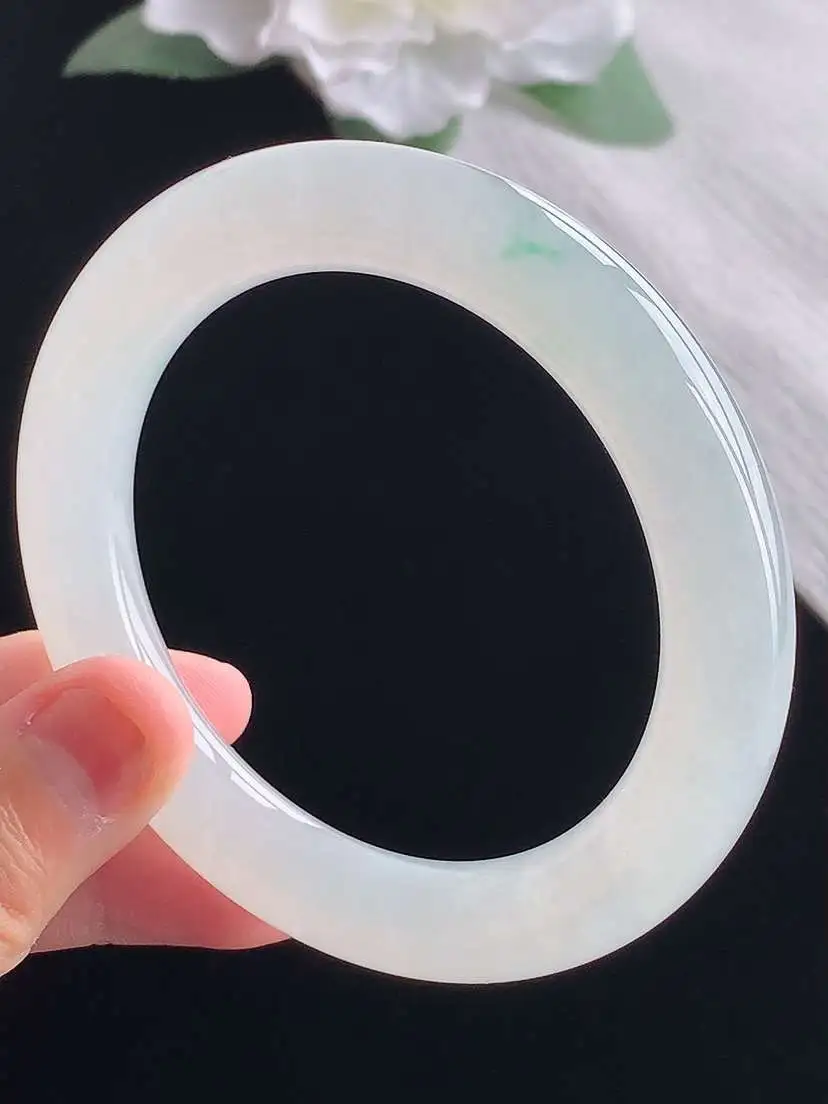a货翡翠老坑冰种飘绿圆条手镯56-57圈口  尺寸56.3×10.8mm 重量65.25g 1013