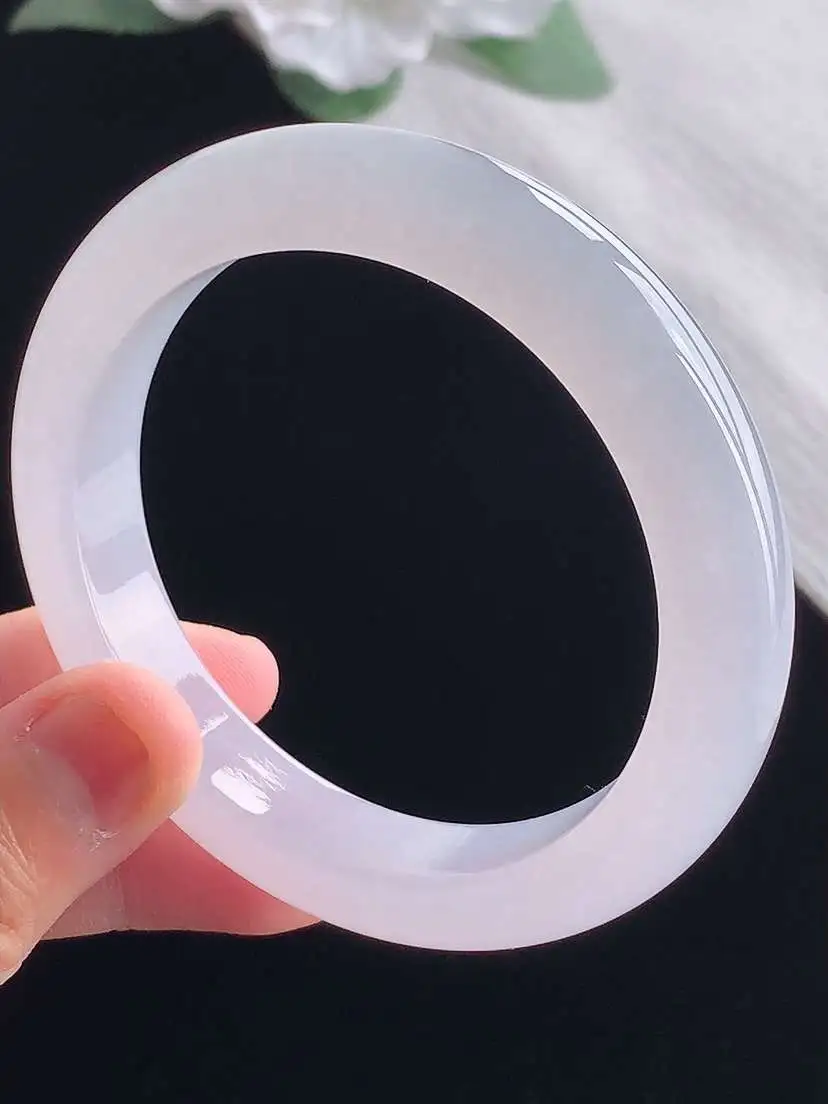 a货翡翠老坑冰种白月光正装正圈手镯55-56圈口  尺寸55.8×11×8.5mm 重量58.70g