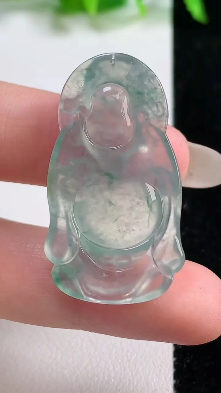 天然A货翡翠种飘花财神爷吊坠，尺寸38-20-5.2，重量:8.00g
10月14日