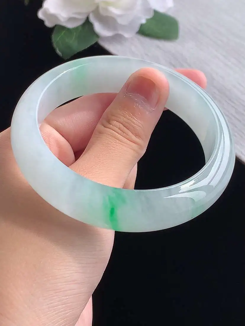 a货翡翠老坑冰种飘绿正装正圈手镯58-59圈口  尺寸58×15×8.2mm 重量69.48g 1014