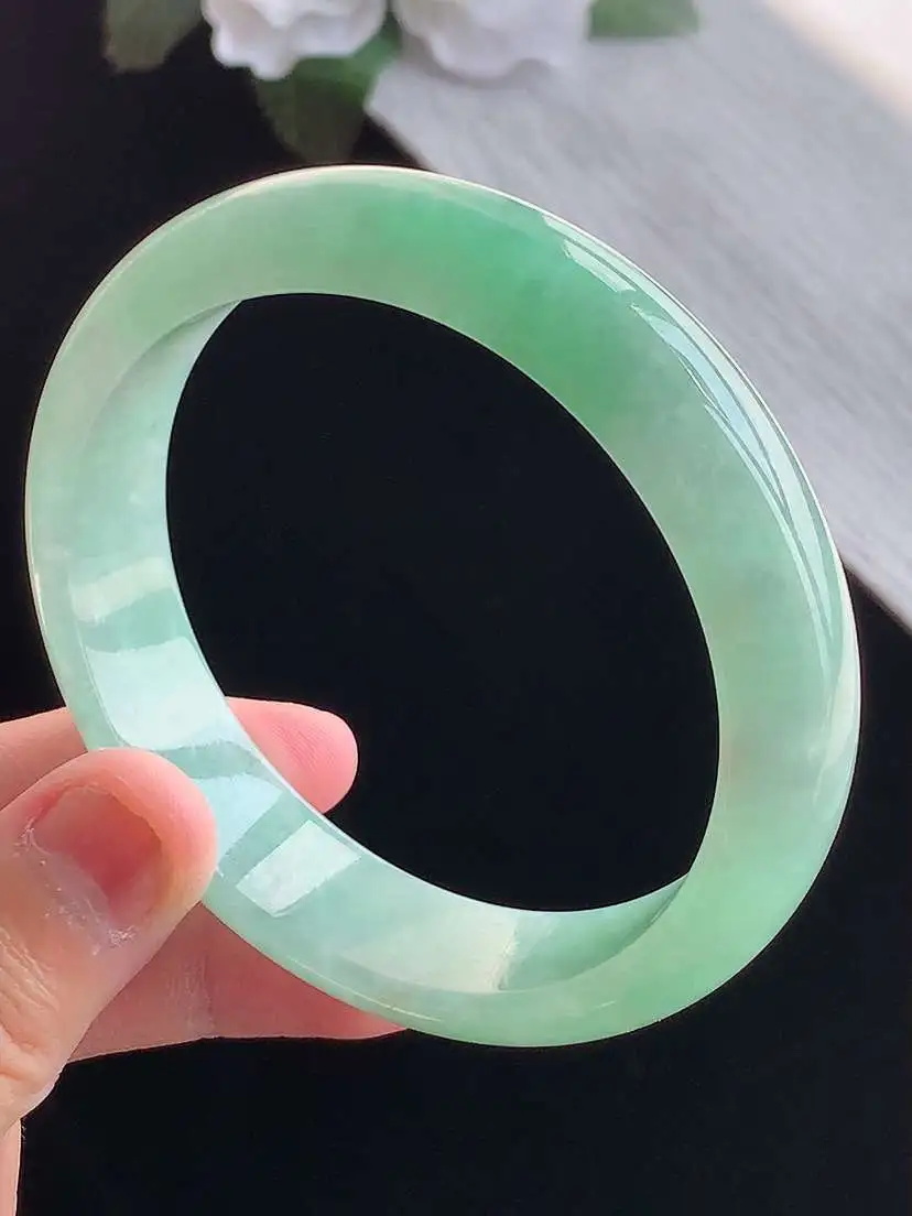 a货翡翠老坑冰种满绿正装正圈手镯57-58圈口  尺寸57.8×13.8×7.5mm 重量57.86