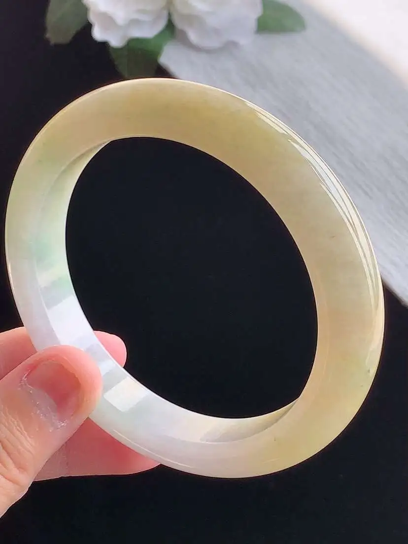 a货翡翠老坑冰种飘黄翡正装正圈手镯61-62大圈口  尺寸61×11.8×9.3mm 重量69.43