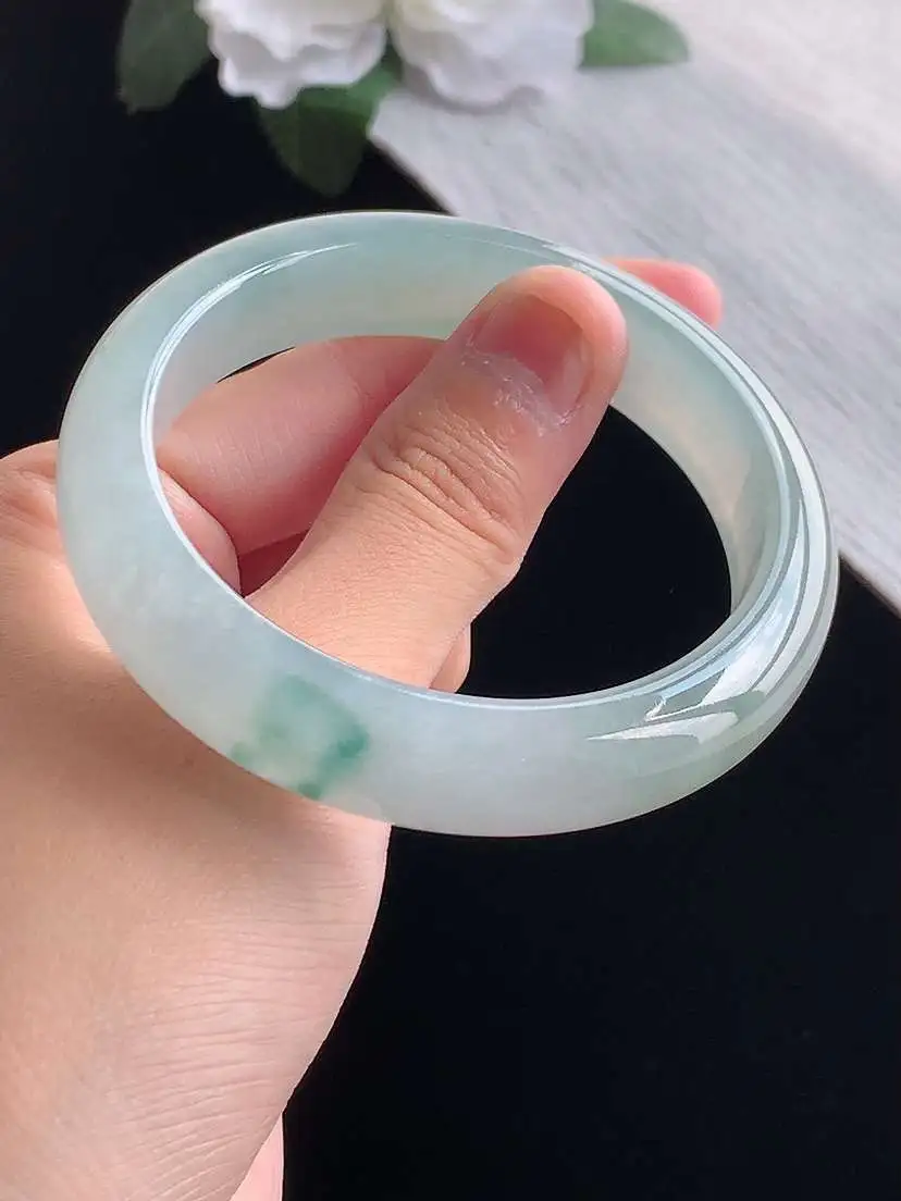 a货翡翠老坑冰种飘花正装正圈手镯55-56圈口  尺寸55×12.6×8mm 重量56.78g 1014