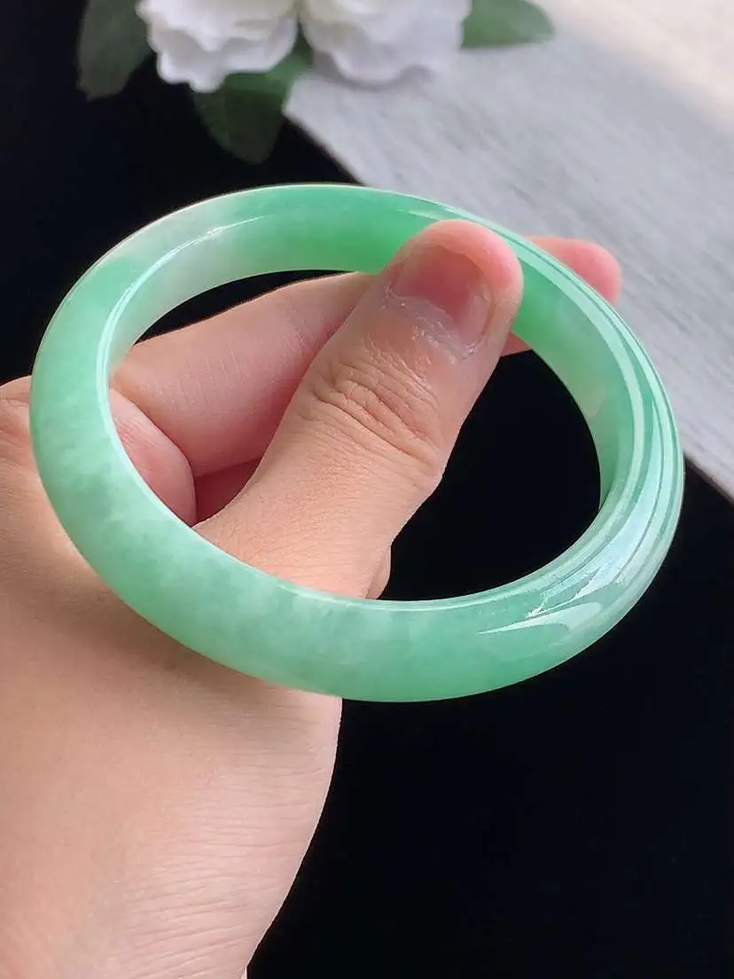 a货翡翠老坑冰种满绿正装正圈手镯54-55圈口  尺寸54.2×9×7.5mm 重量41.86g 1014