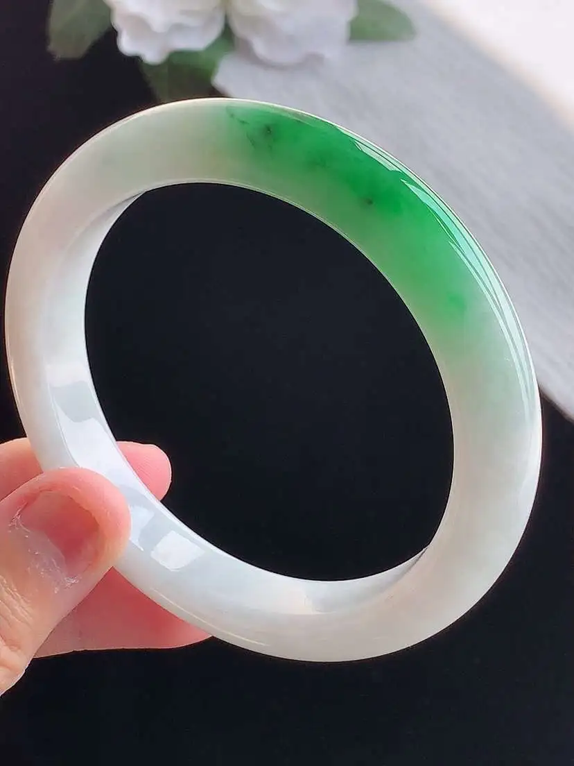 a货翡翠老坑冰种飘绿正装正圈手镯59-60大圈口  尺寸59.4×11.8×8.8mm 重量61.1