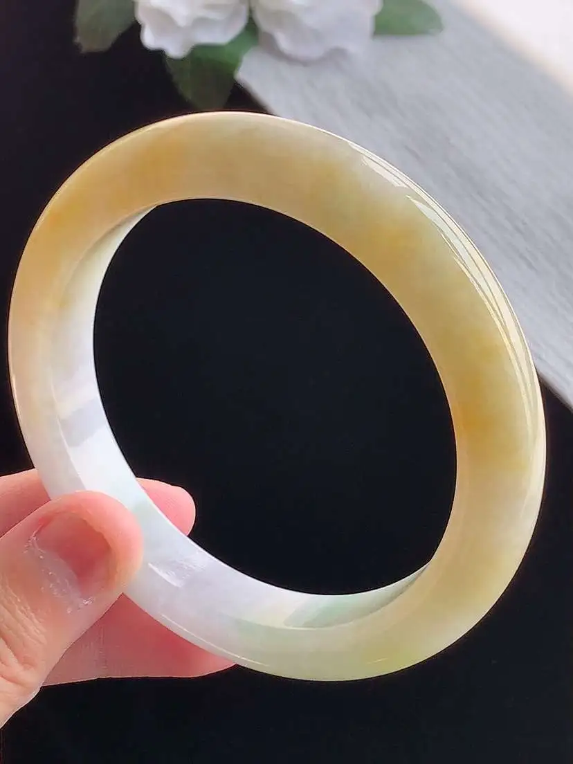 a货翡翠老坑冰种飘黄翡正装正圈手镯61-62大圈口  尺寸61×11.8×9.3mm 重量69.43