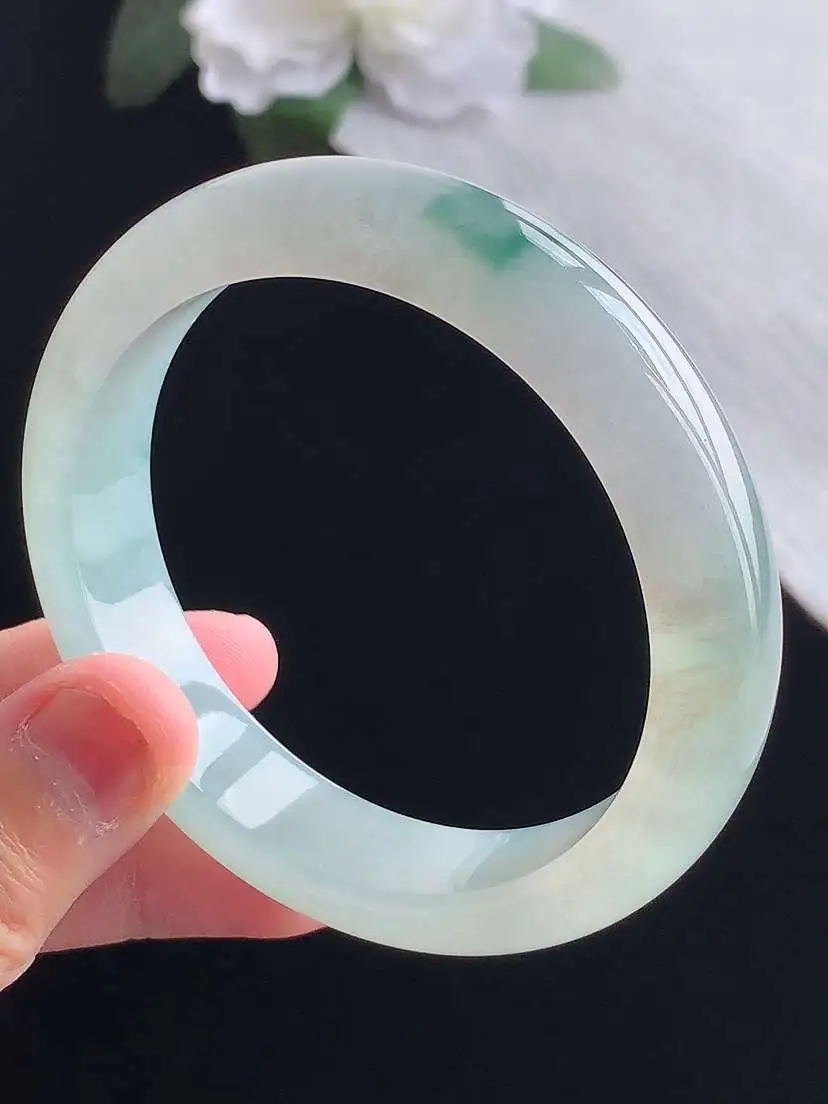 a货翡翠老坑冰种飘花正装正圈手镯55-56圈口  尺寸55×12.6×8mm 重量56.78g 1014