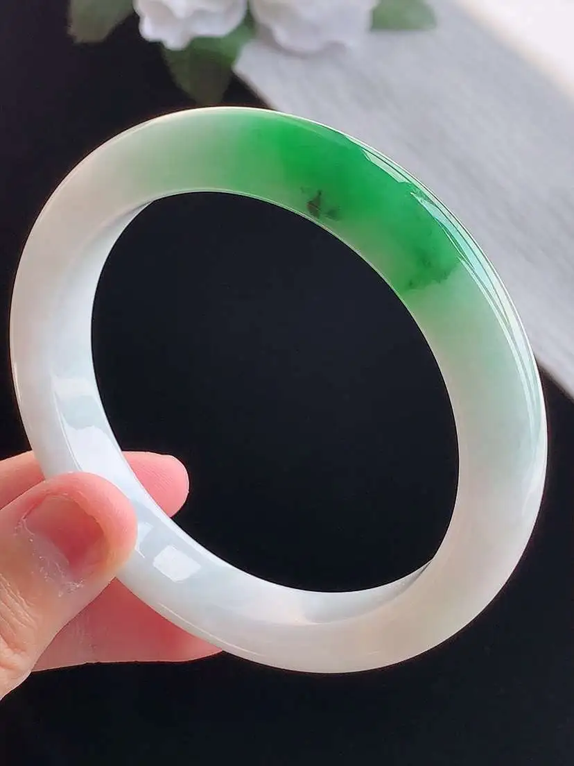 a货翡翠老坑冰种飘绿正装正圈手镯59-60大圈口  尺寸59.4×11.8×8.8mm 重量61.1