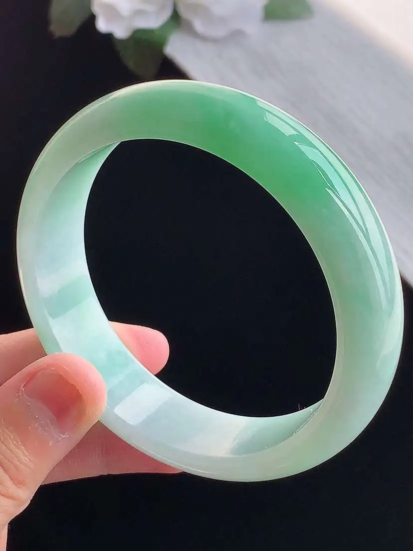 a货翡翠老坑冰种飘绿宽边正装正圈手镯59-60大圈口 尺寸59×16×7.3mm 重量69.80g 