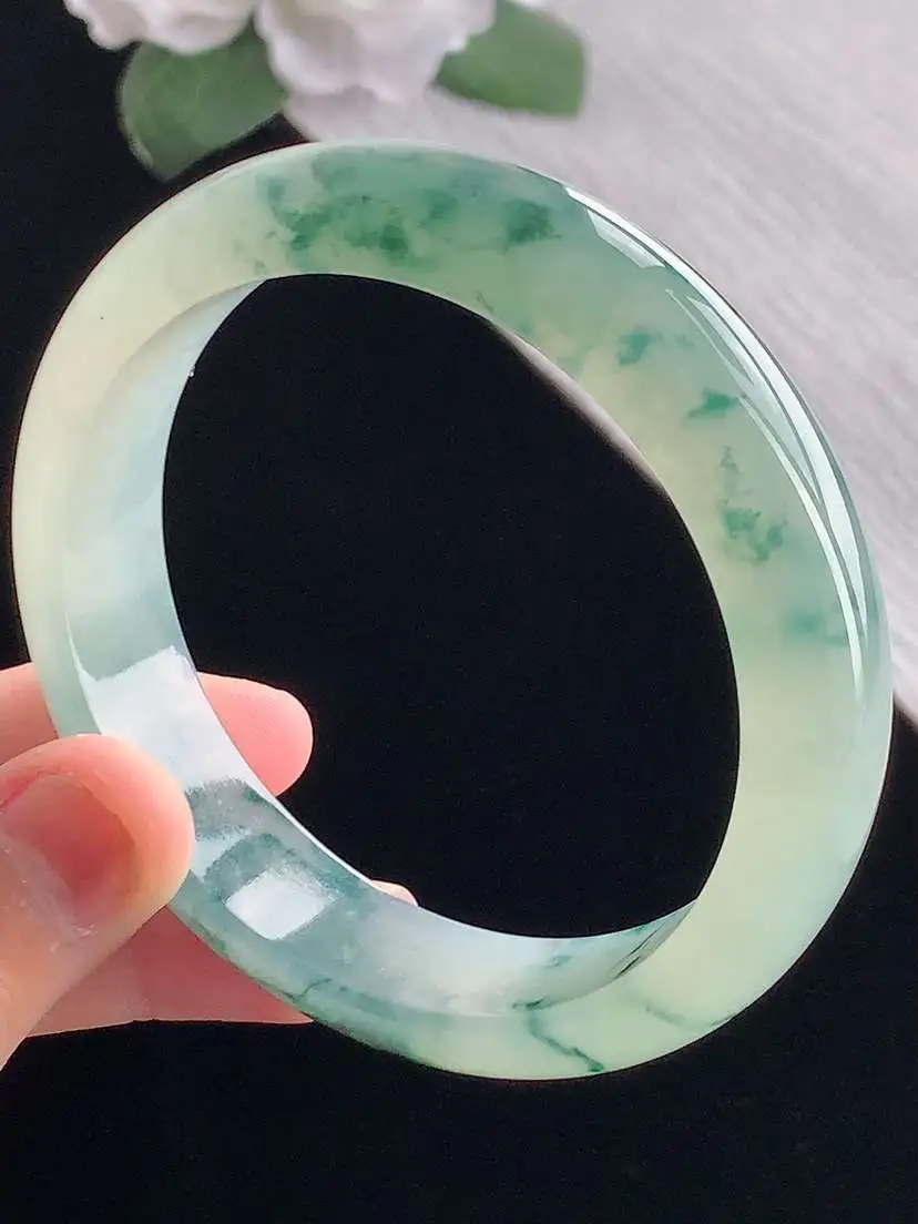 a货翡翠老坑冰种飘花正装正圈手镯57-58圈口  尺寸57.5×14.2×7.8mm 重量61.20