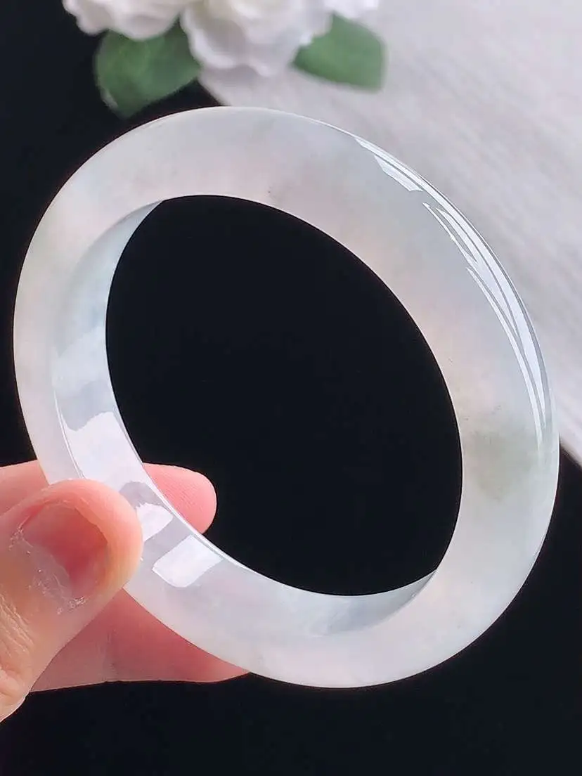 a货翡翠老坑冰种白月光正装正圈手镯56-57圈口  尺寸56×12.8×8.5mm 重量62.72g