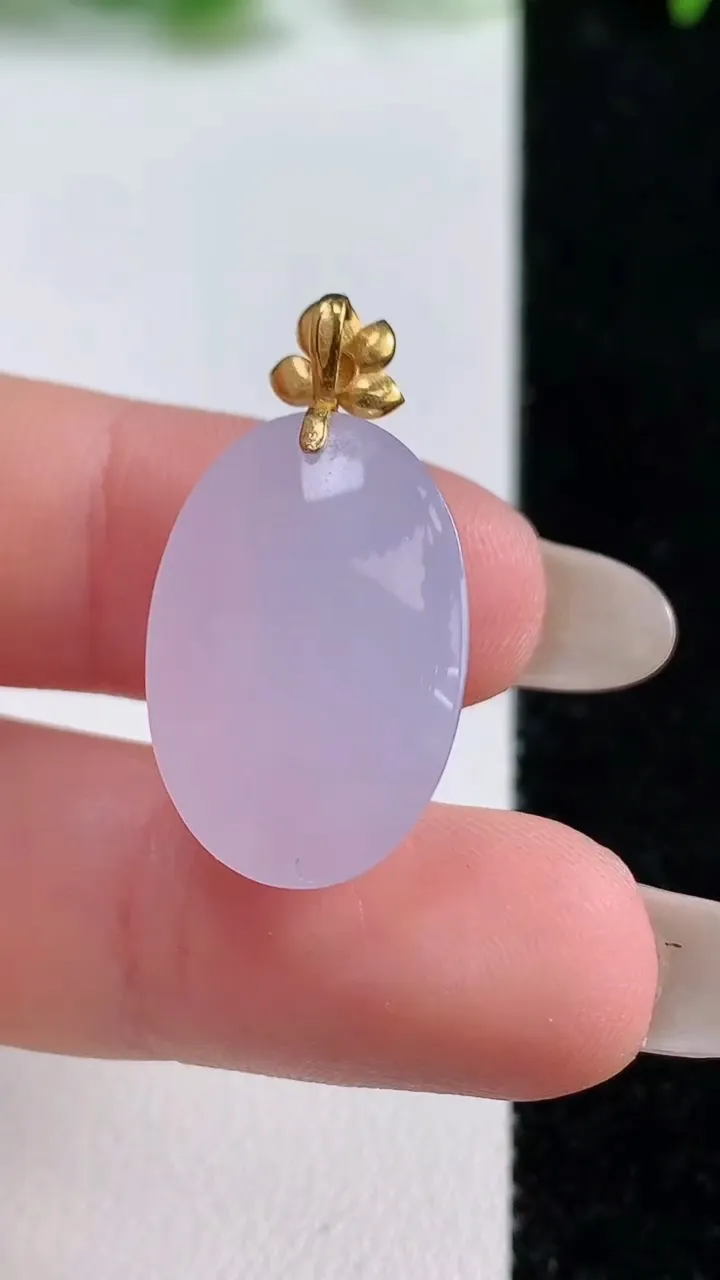 天然A货翡翠种紫罗兰蛋面吊坠，尺寸21.3-14.7-10.5，重量:5.89g
10月15日