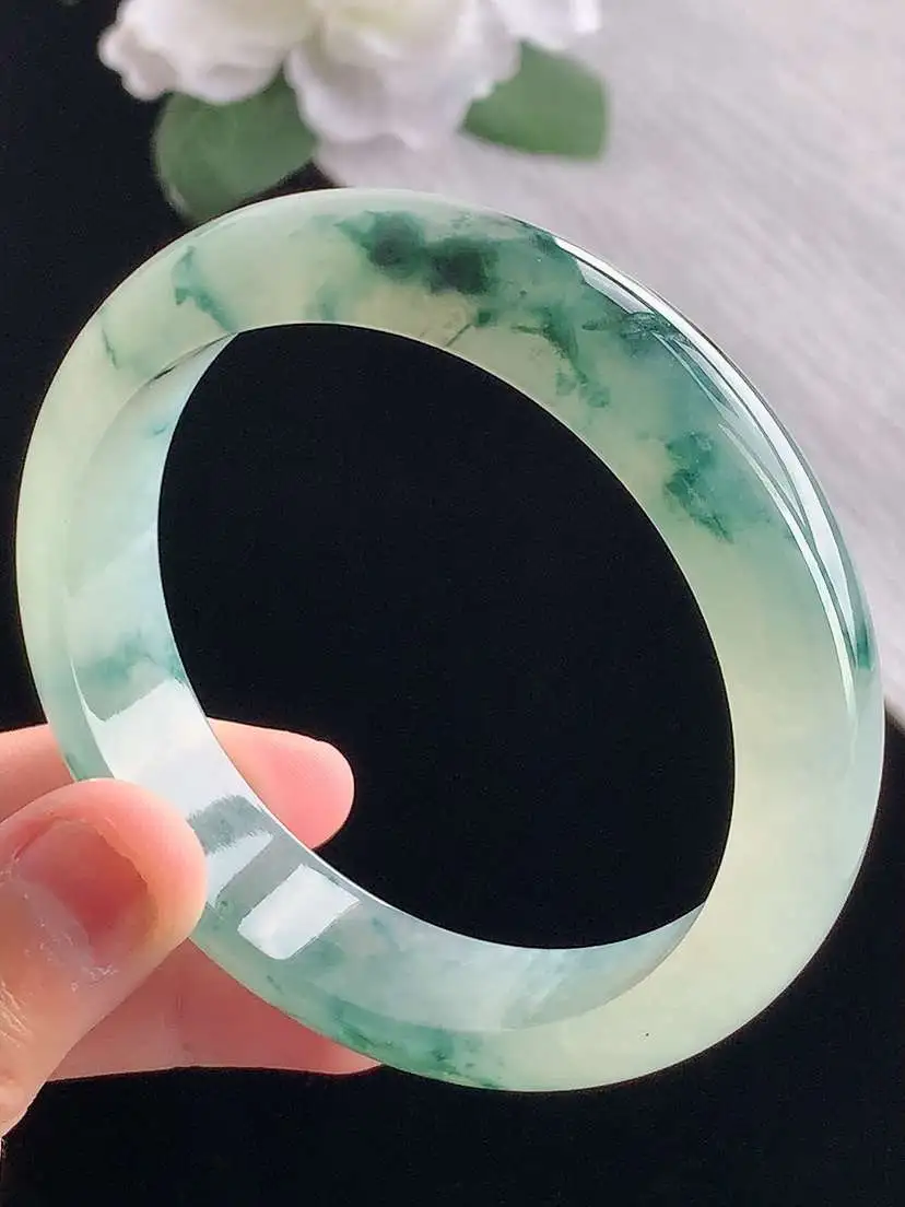 a货翡翠老坑冰种飘花正装正圈手镯57-58圈口  尺寸57.5×14.2×7.8mm 重量61.20