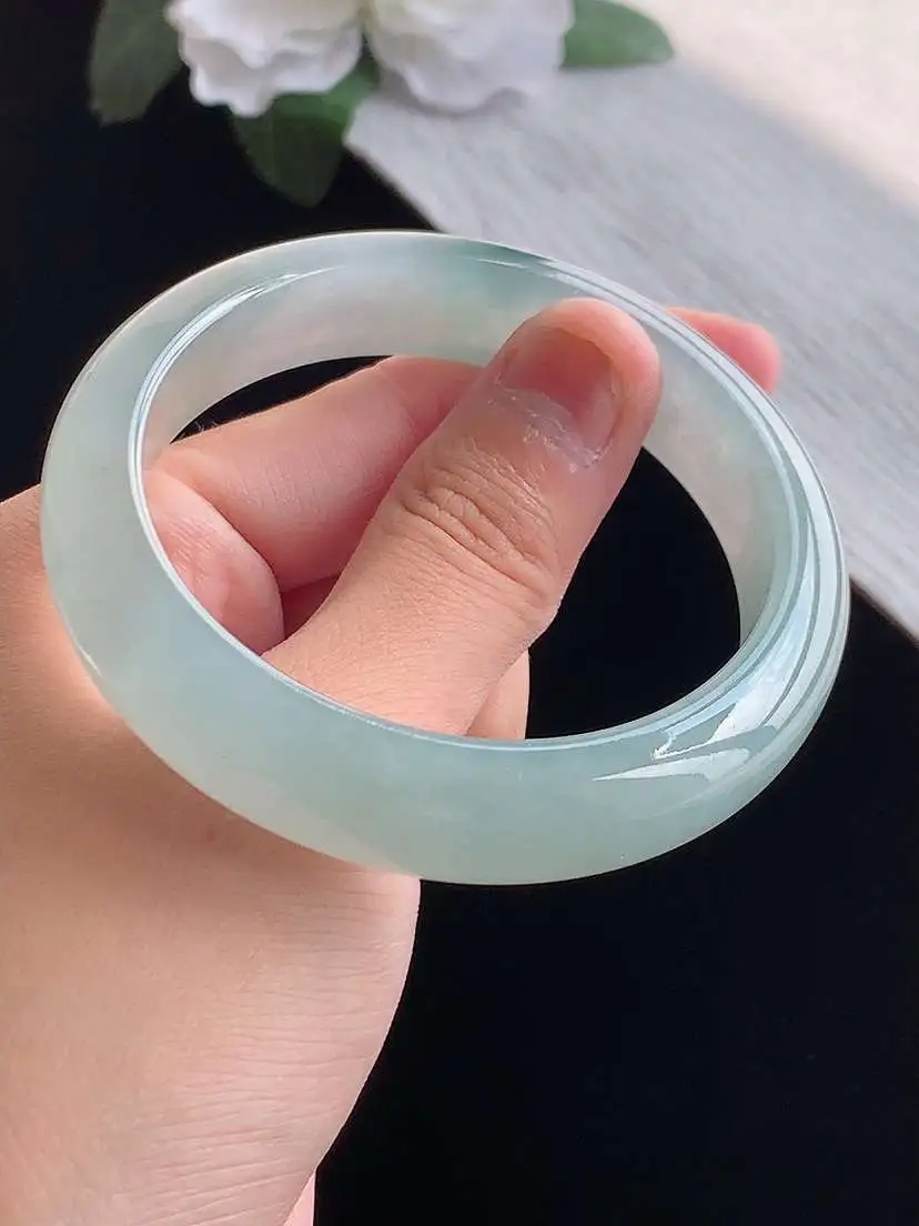 a货翡翠老坑冰种飘花正装正圈手镯55-56圈口  尺寸55×12.6×8mm 重量56.78g 1014