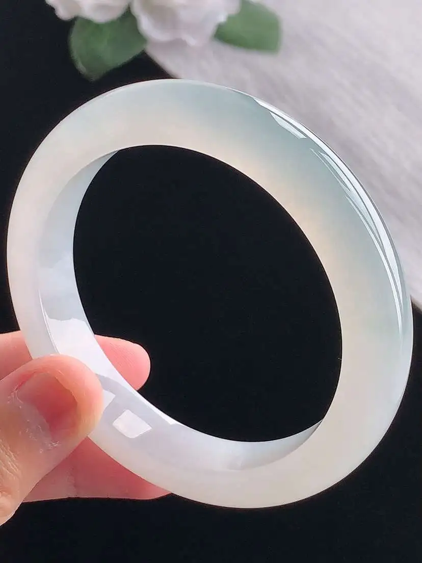 a货翡翠老坑冰种白月光正装正圈手镯56-57圈口  尺寸56.8×11.8×7.6mm 重量62.3