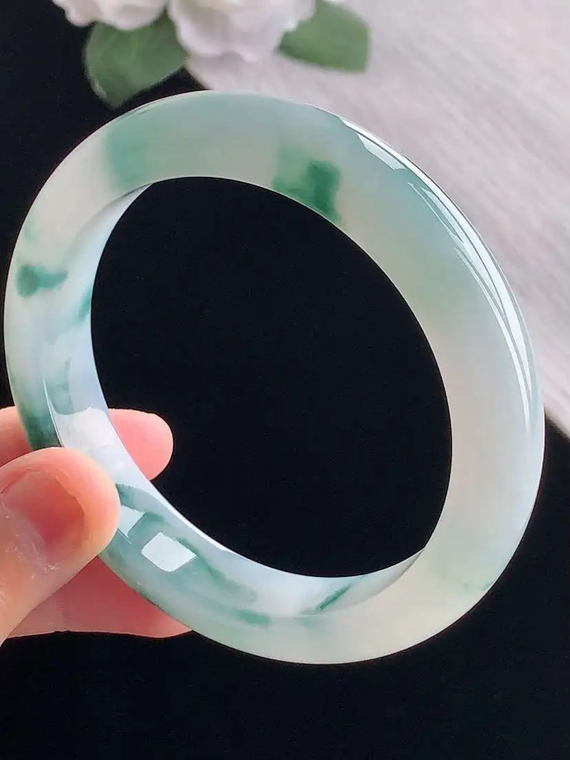 a货翡翠老坑冰种飘花正装正圈手镯56-57圈口  尺寸56.8×12×8.6mm 重量60.80g 1014
