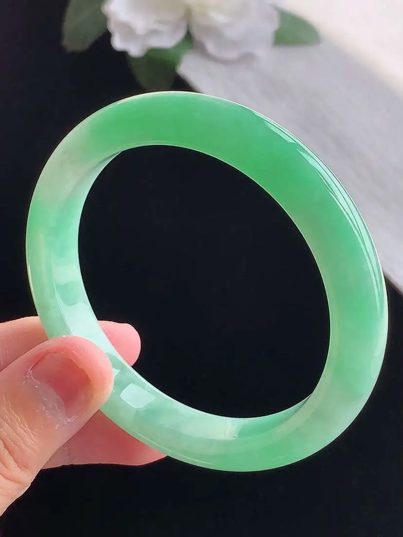 a货翡翠老坑冰种满绿正装正圈手镯54-55圈口  尺寸54.2×9×7.5mm 重量41.86g 1