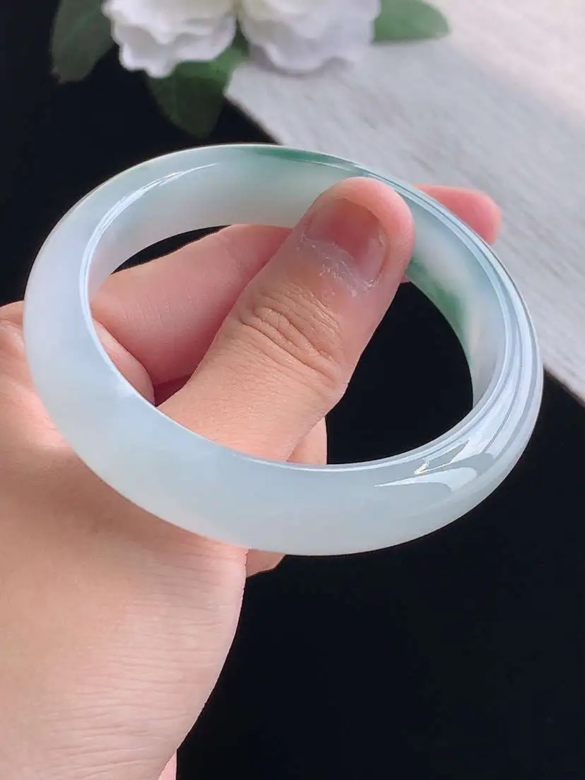 a货翡翠老坑冰种飘花正装正圈手镯52-53小圈口 尺寸52.3×11.8×7.6mm 重量47.68g 1014