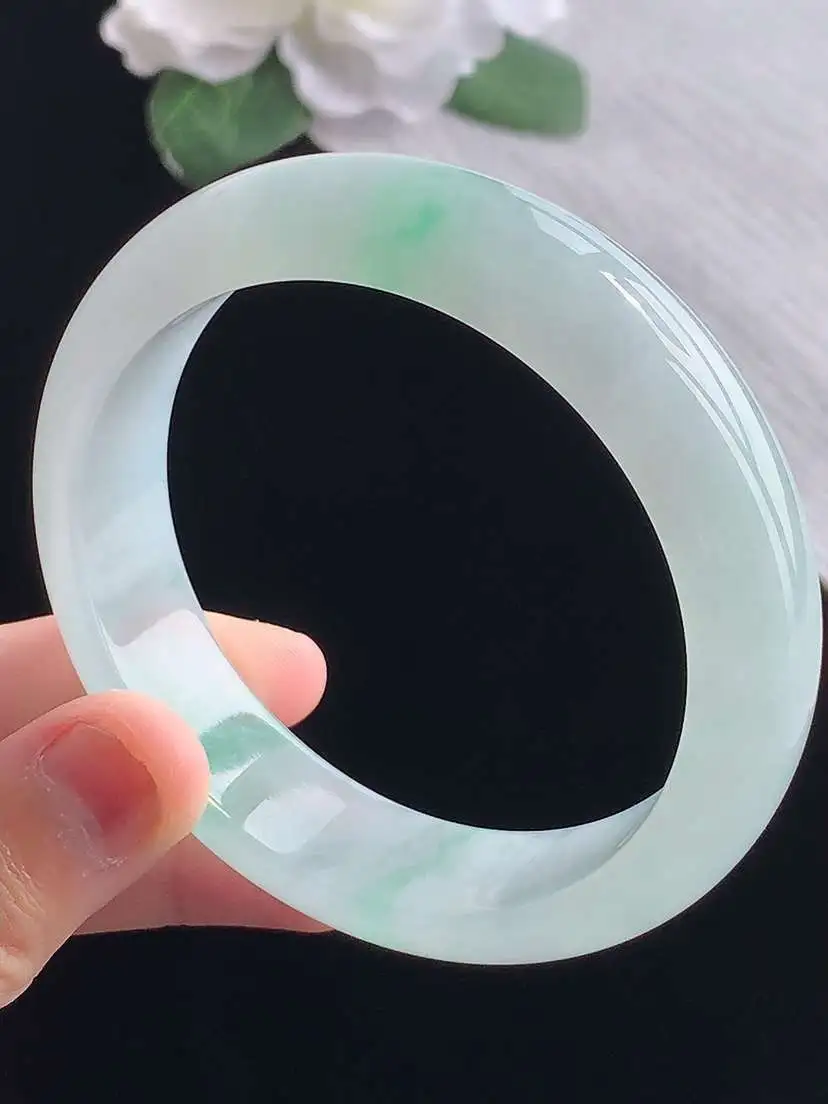 a货翡翠老坑冰种飘绿正装正圈手镯58-59圈口  尺寸58×15×8.2mm 重量69.48g 1014