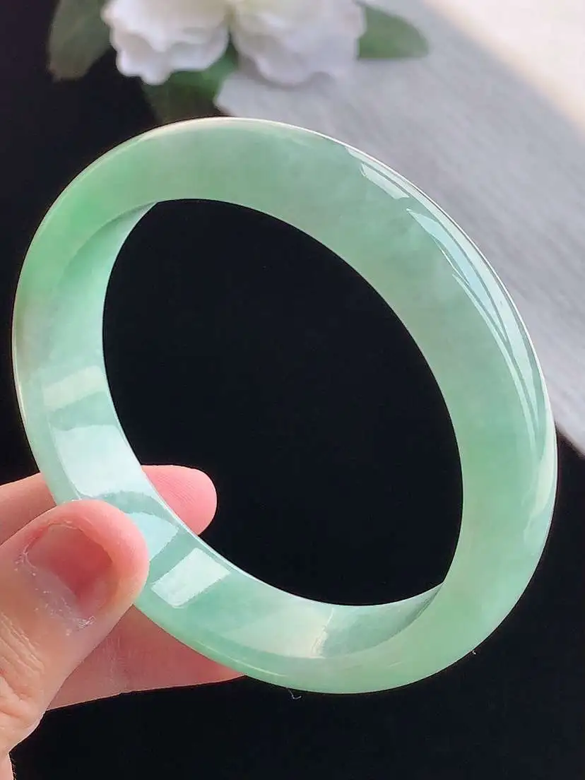 a货翡翠老坑冰种满绿正装正圈手镯57-58圈口  尺寸57.8×13.8×7.5mm 重量57.86