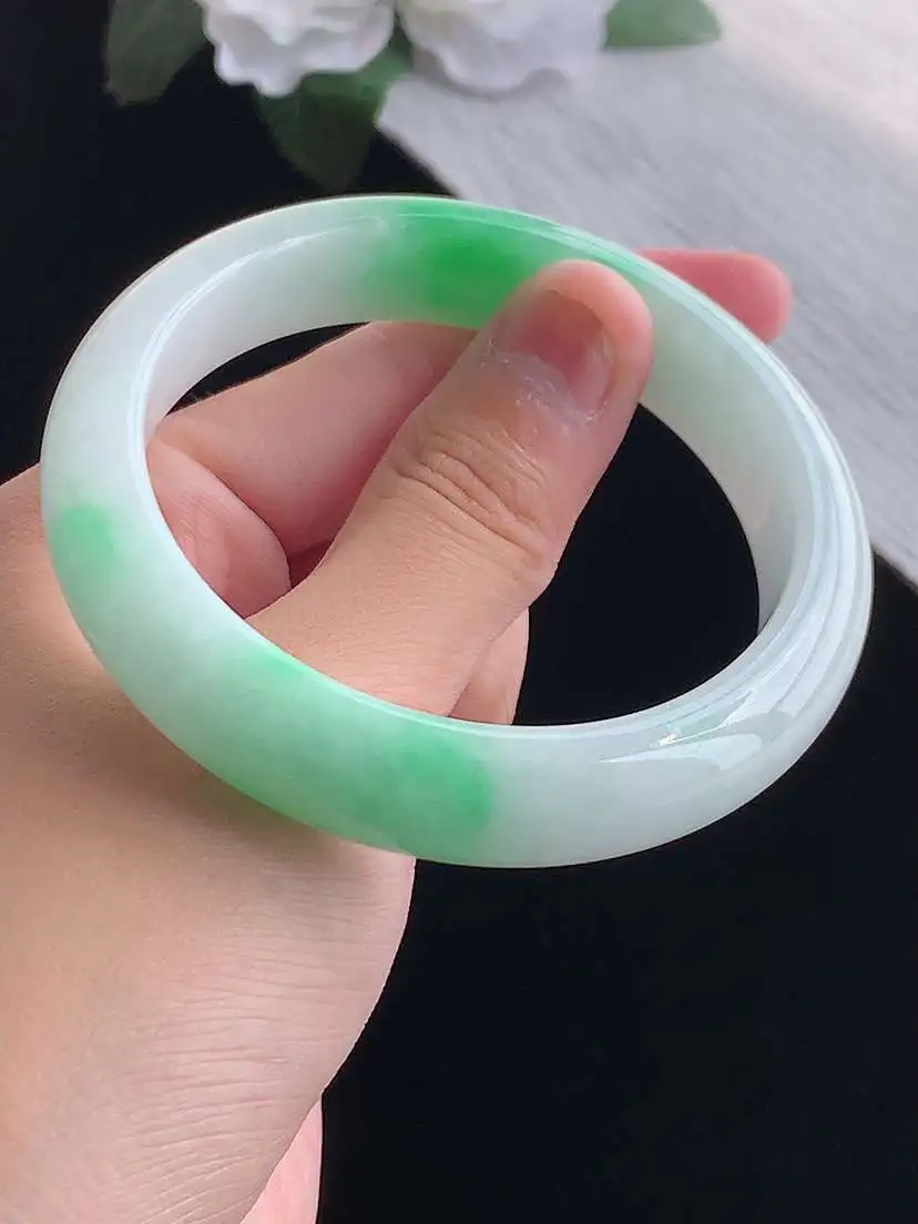 a货翡翠老坑冰种飘绿正装正圈手镯56-57圈口  尺寸56.5×12.6×8mm 重量59.38g 1014