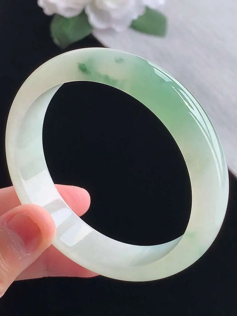 a货翡翠老坑冰种飘花正装正圈手镯57-58圈口 尺寸57×13.8×7.2mm 重量55.35g 1