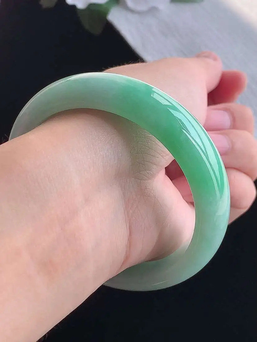 a货翡翠老坑冰种飘绿宽边正装正圈手镯59-60大圈口 尺寸59×16×7.3mm 重量69.80g 1014