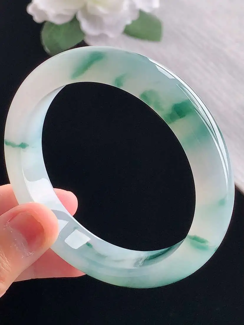 a货翡翠老坑冰种飘花正装正圈手镯56-57圈口  尺寸56.8×12×8.6mm 重量60.80g 