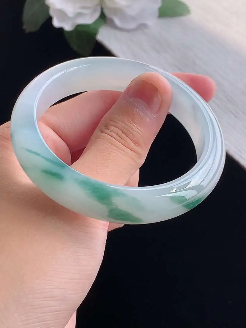 a货翡翠老坑冰种飘花正装正圈手镯52-53小圈口 尺寸52.3×11.8×7.6mm 重量47.68g 1014