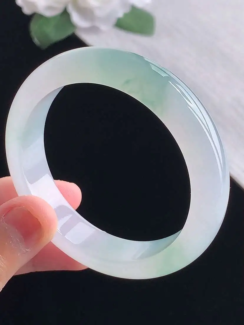 a货翡翠老坑冰种飘花正装正圈手镯51-52小圈口  尺寸51×12×7.5mm 重量48.83g 1
