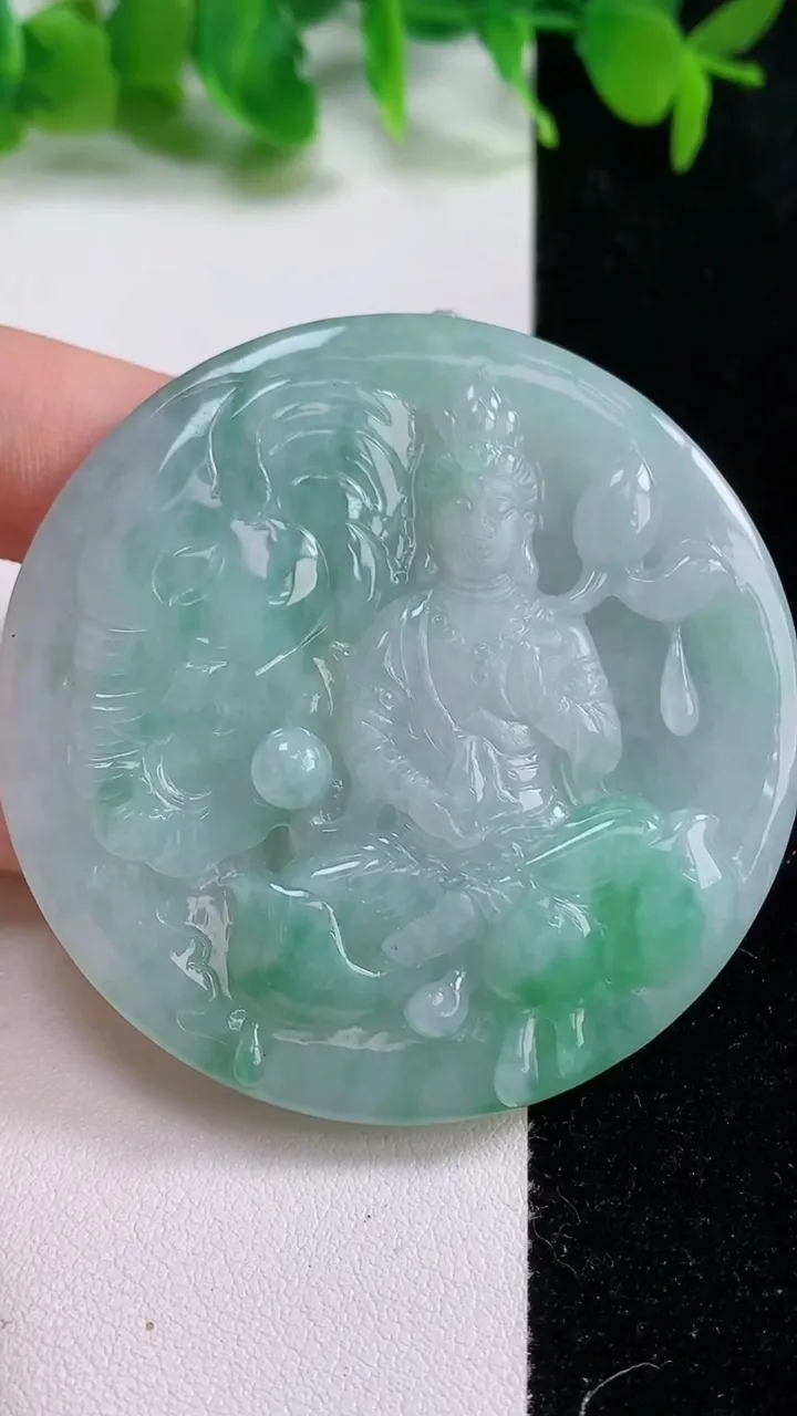 天然A货翡翠普贤菩萨吊坠，尺寸57-6.7，重量:40.68g
10月15日