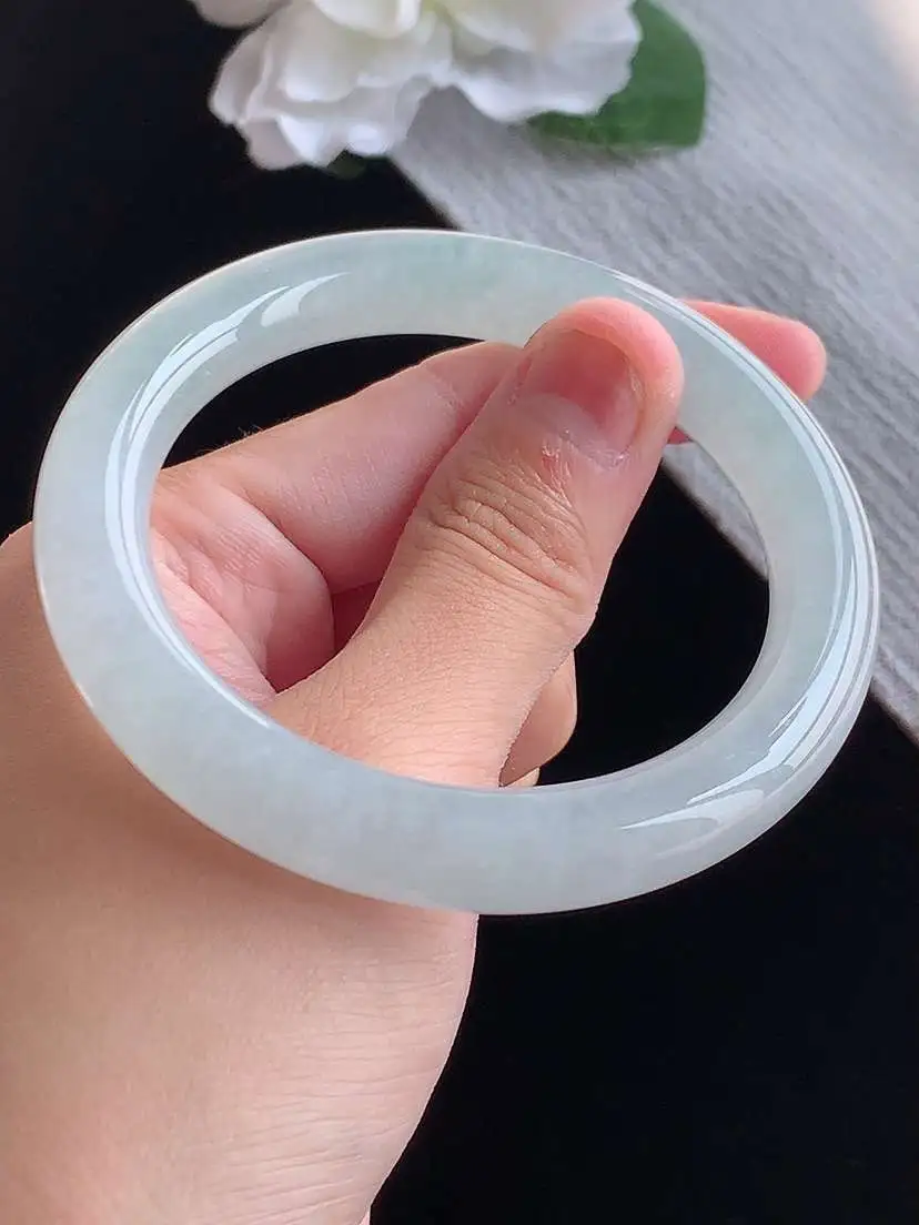 a货翡翠老坑冰种晴水圆条手镯55-56圈口  尺寸55×9.5mm 重量51.35g 1015