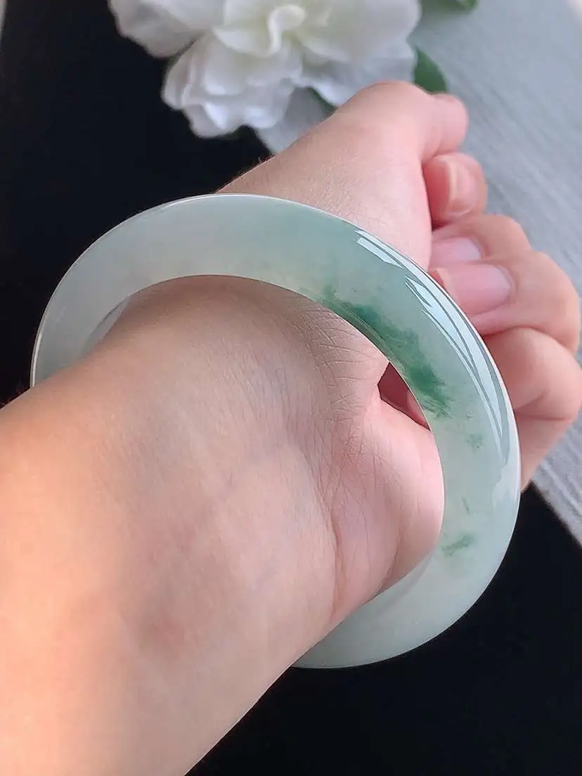 a货翡翠老坑冰种飘花正装正圈手镯56-57圈口  尺寸56.5×13.8×8.8mm 重量68.56g 1015