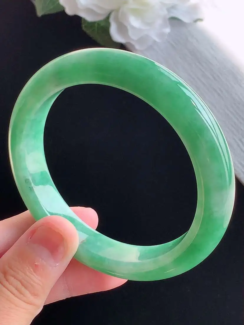a货翡翠老坑冰种满绿正装正圈手镯57-58圈口  尺寸57.5×11.3×8.5mm 重量59.52