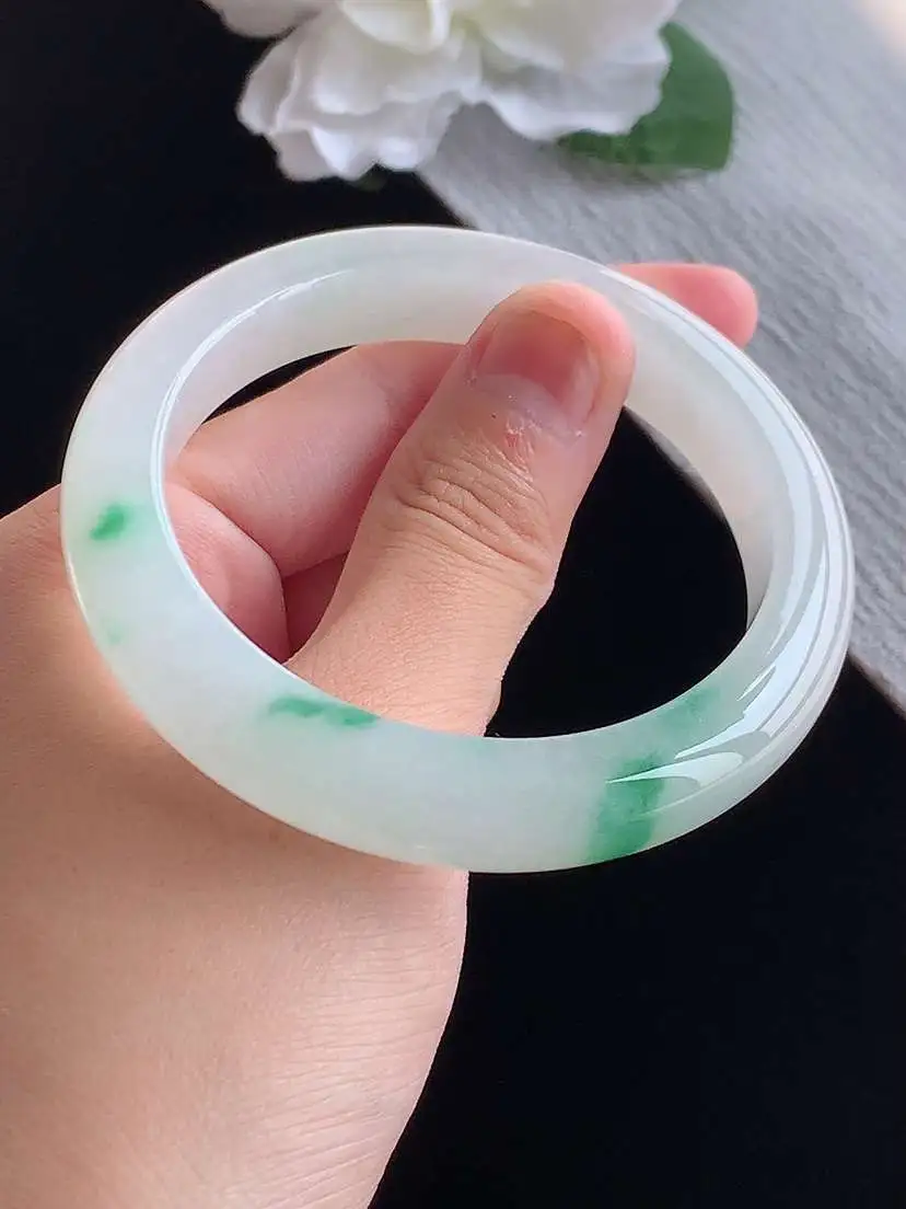 a货翡翠老坑冰种飘绿正装正圈手镯圈口  尺寸54.8×11×8.5mm 重量54.88g 1015