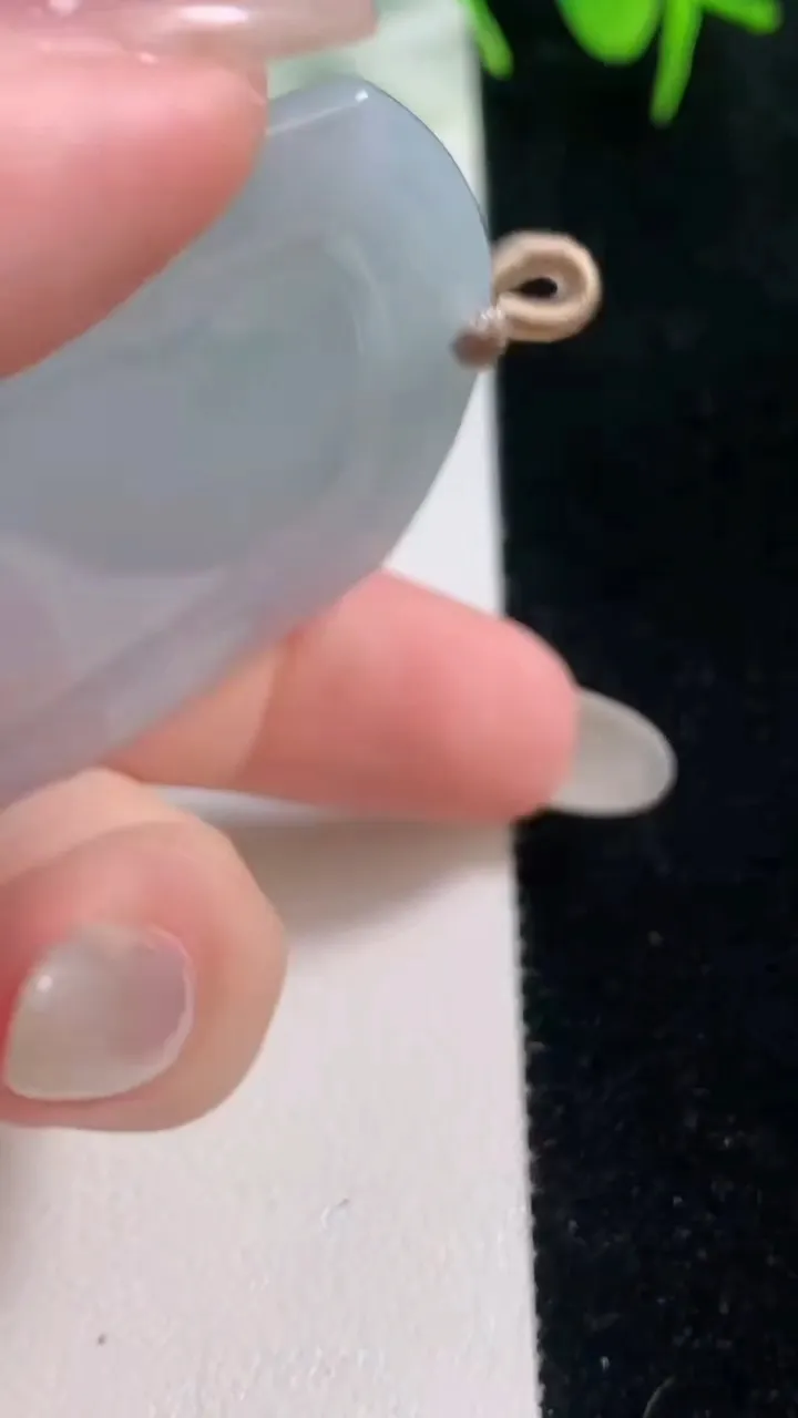 天然A货翡翠山水大日如来吊坠，尺寸52-44.3-5.5，重量:23.29g
10月16日