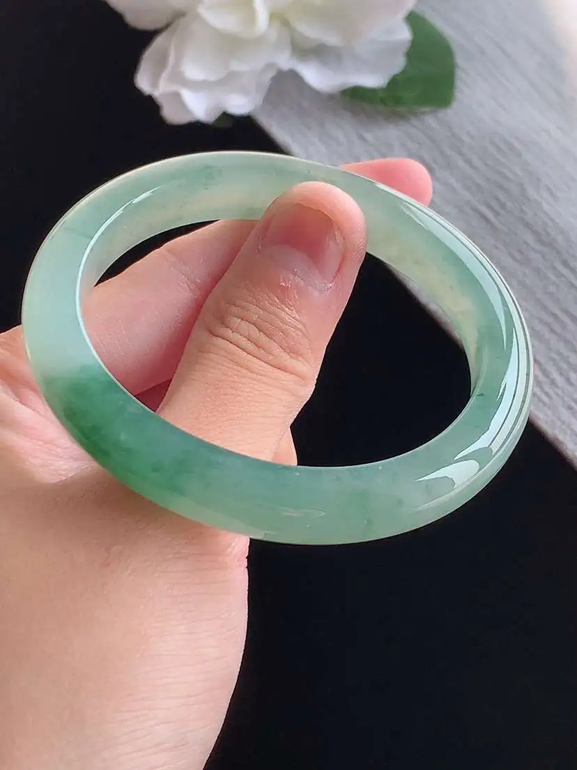 a货翡翠老坑冰种飘花贵妃手镯53-54圈口  尺寸53.8×47×9.8×8mm 重量40.45g 1015