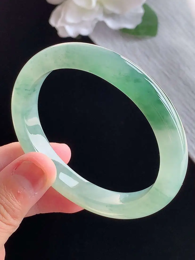 a货翡翠老坑冰种飘花贵妃手镯53-54圈口  尺寸53.8×47×9.8×8mm 重量40.45g 