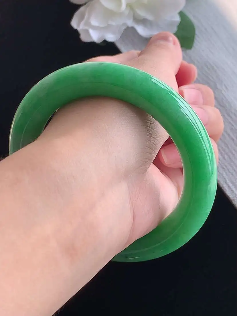 a货翡翠老坑冰种满绿胖圆条手镯57-58圈口 尺寸57×11.2mm 重量77.96g 1015
