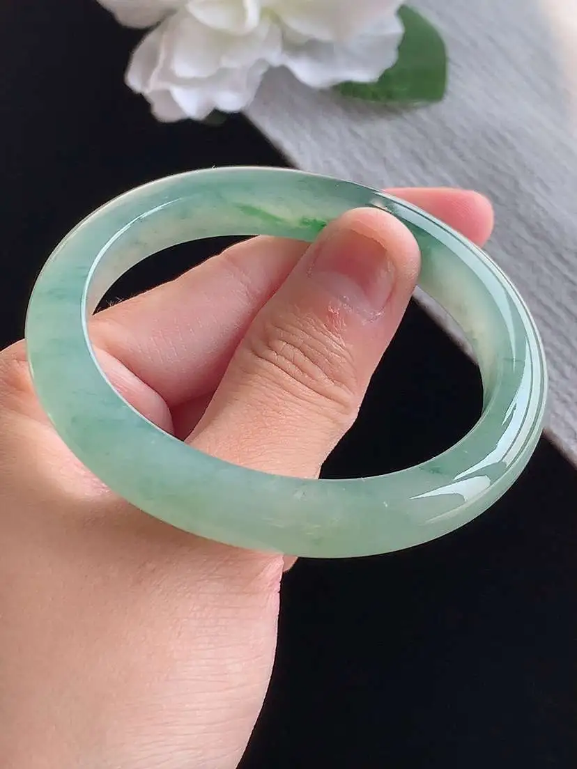 a货翡翠老坑冰种飘花贵妃手镯53-54圈口  尺寸53.8×47×9.8×8mm 重量40.45g 1015