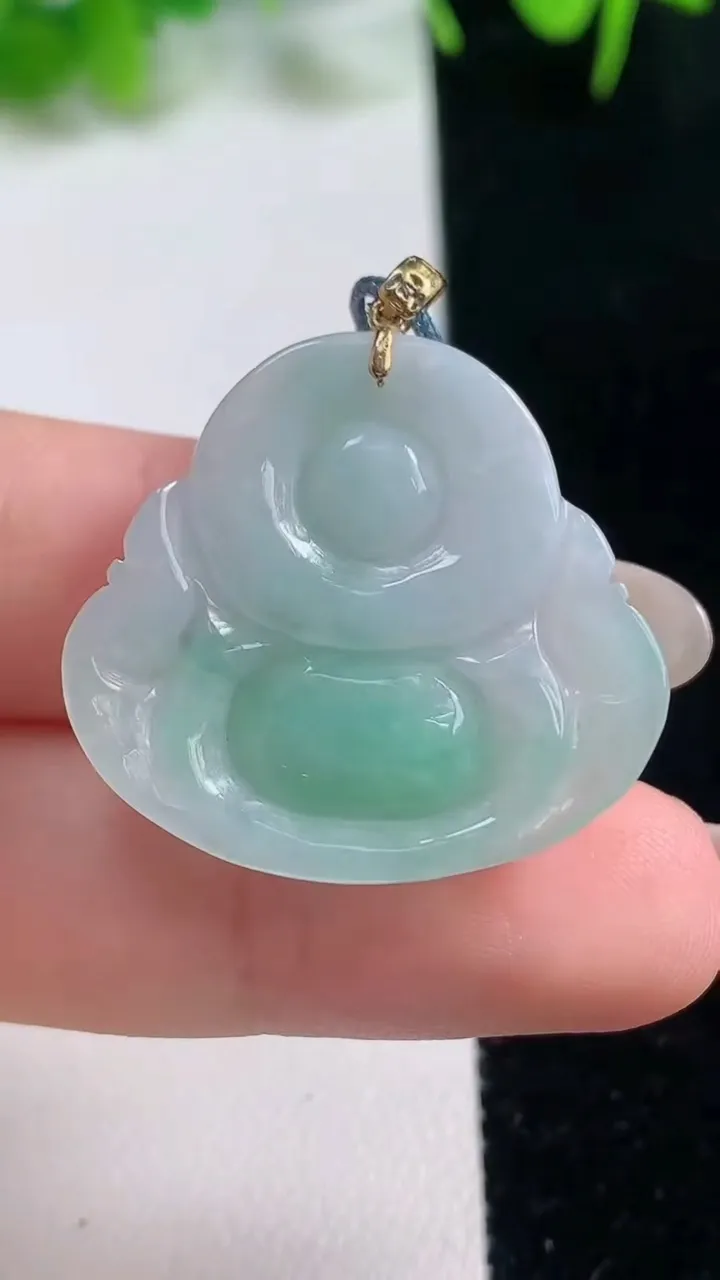 天然A货翡翠佛公吊坠，尺寸26.4-28.4-5.7，重量:6.14g
10月16日