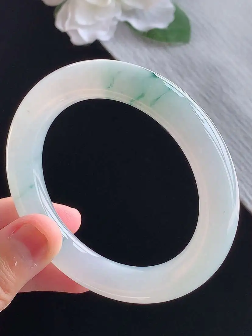 a货翡翠老坑冰种飘花圆条手镯54-55圈口  尺寸54.3×10.8mm 重量64.36g 1015