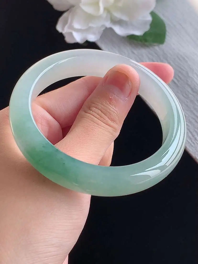 a货翡翠老坑冰种飘花正装正圈手镯55-56圈口  尺寸55×12×8mm 重量55.85g 1015