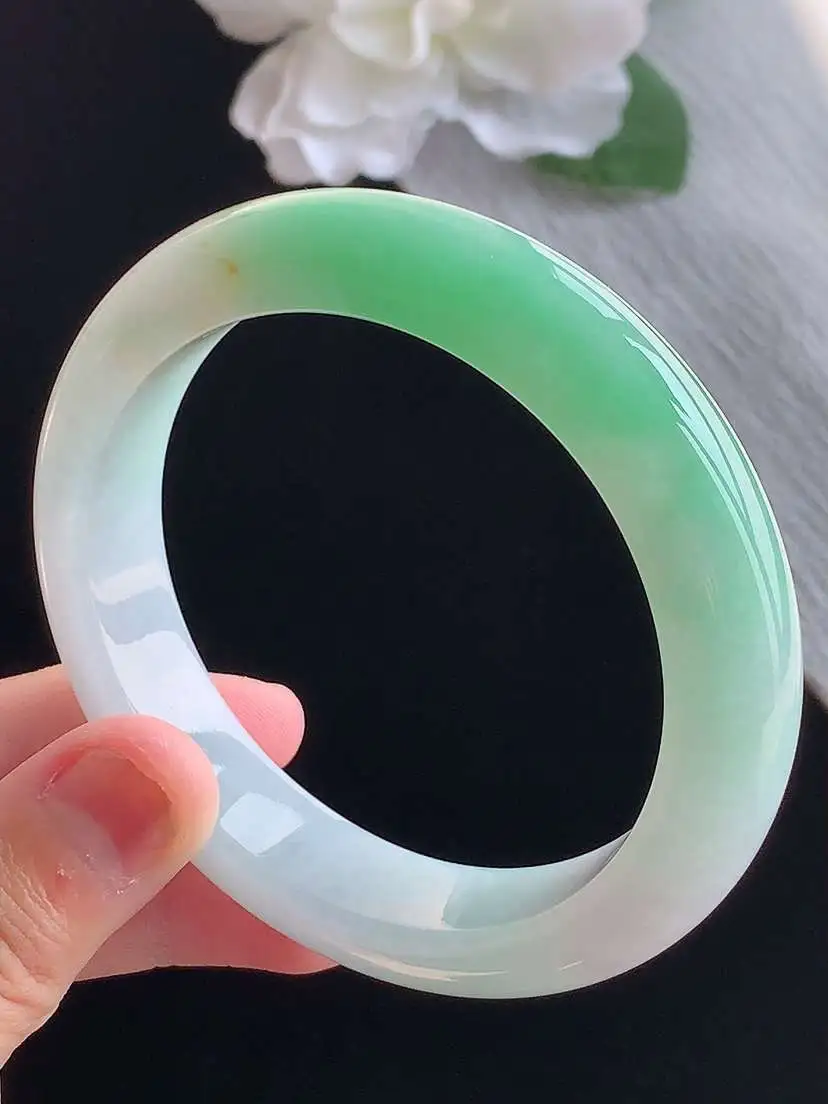 a货翡翠老坑冰种黄加绿双彩正装正圈手镯57-58圈口 尺寸57×12.8×8.8mm 重量66.40