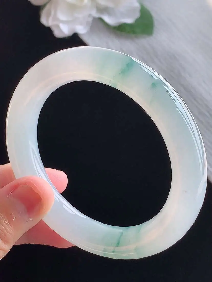 a货翡翠老坑冰种飘花圆条手镯54-55圈口  尺寸54.3×10.8mm 重量64.36g 1015