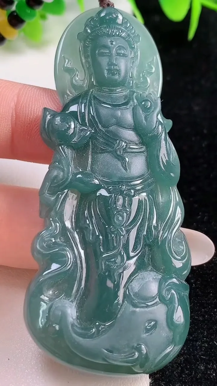 天然A货翡翠蓝水大势至观音菩萨吊坠，尺寸47.6-31.2-6.6，重:23.83g
10月16日