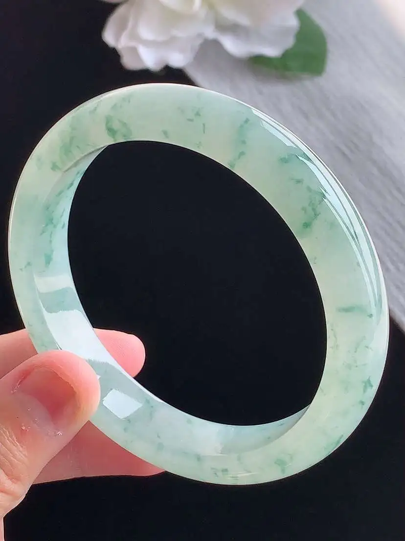 a货翡翠老坑冰种飘花正装正圈手镯59-60大圈口  尺寸59.7×12.3×8mm 重量59.95g