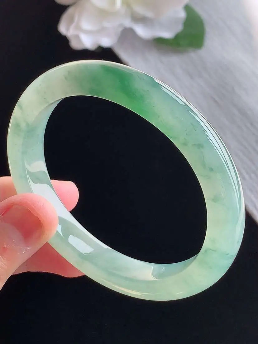 a货翡翠老坑冰种飘花贵妃手镯53-54圈口  尺寸53.8×47×9.8×8mm 重量40.45g 1015
