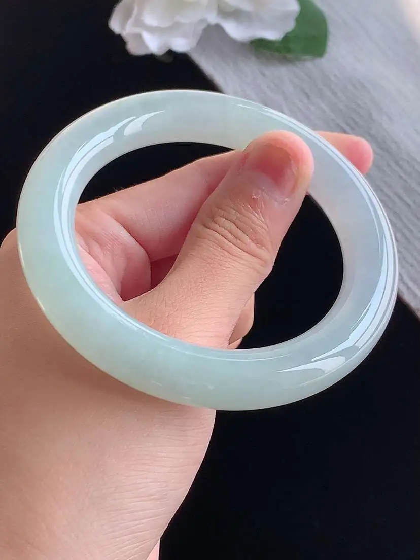 a货翡翠老坑冰种晴水圆条手镯55-56圈口  尺寸55.8×10.8mm 重量67.48g 1015