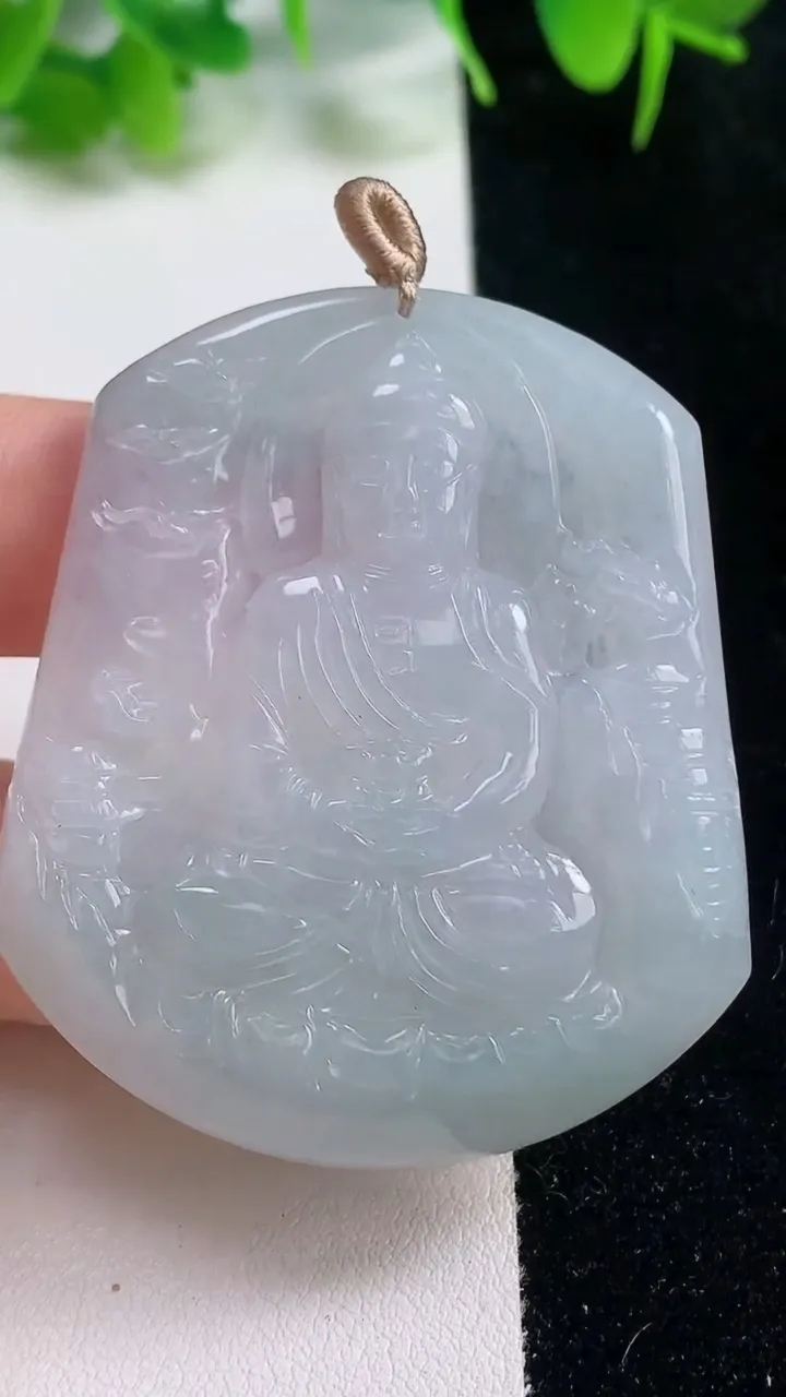 天然A货翡翠山水观音菩萨吊坠，尺寸52-43.8-5.6，重量:24.60g
10月16日